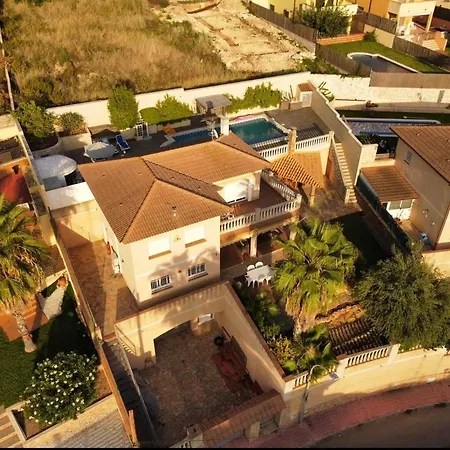 Villa Con Piscina *