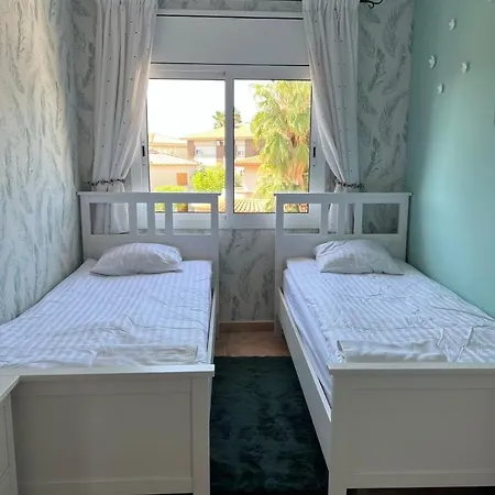 Villa Con Piscina *