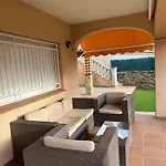 Vila Con Piscina