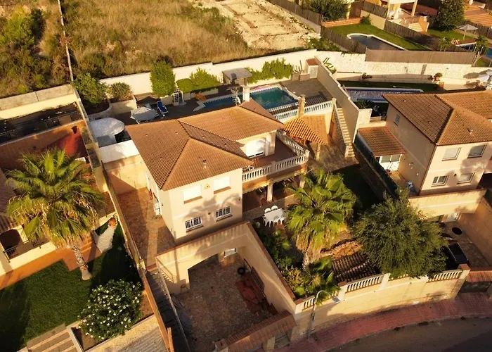 Villa Con Piscina *
