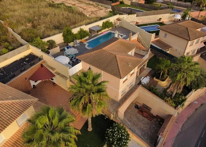Con Piscina Villa El Vendrell